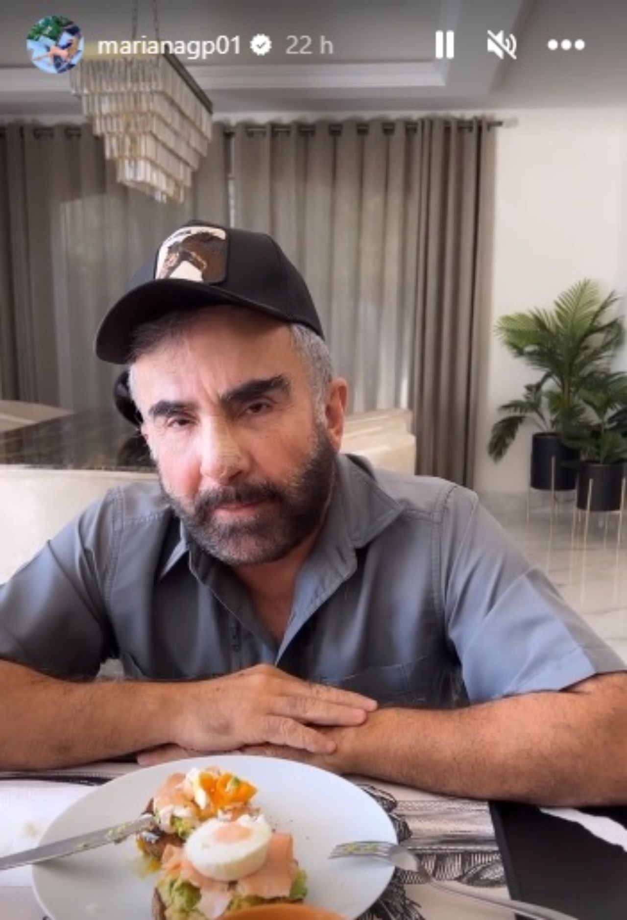 Vicente Fernandez Jr se arregla nariz
