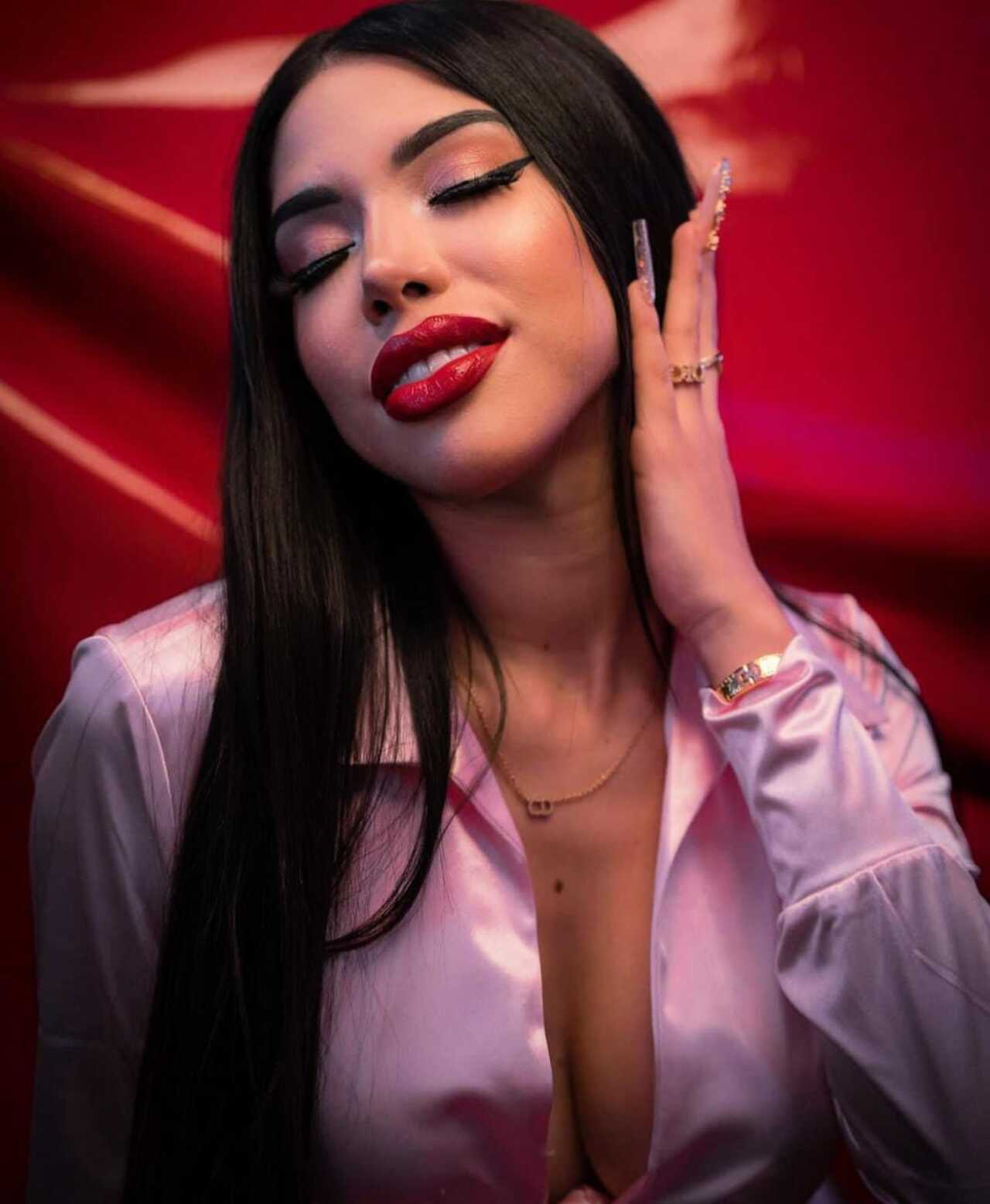 Yeri Mua petición sacarla