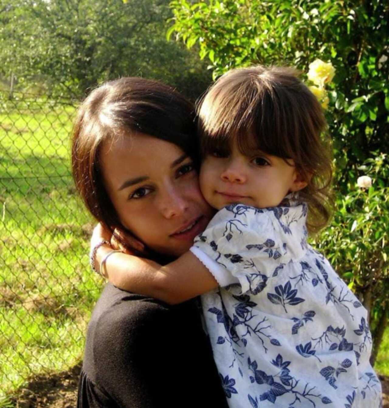 Alizée presume a su hija