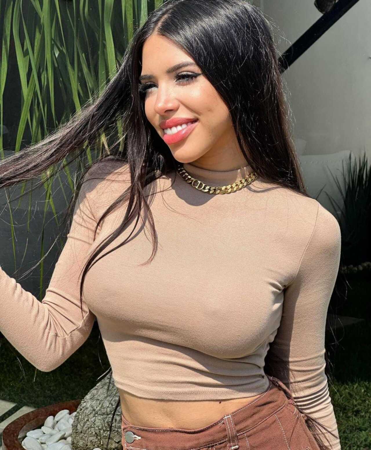 Yeri Mua recibe insultos de conductor