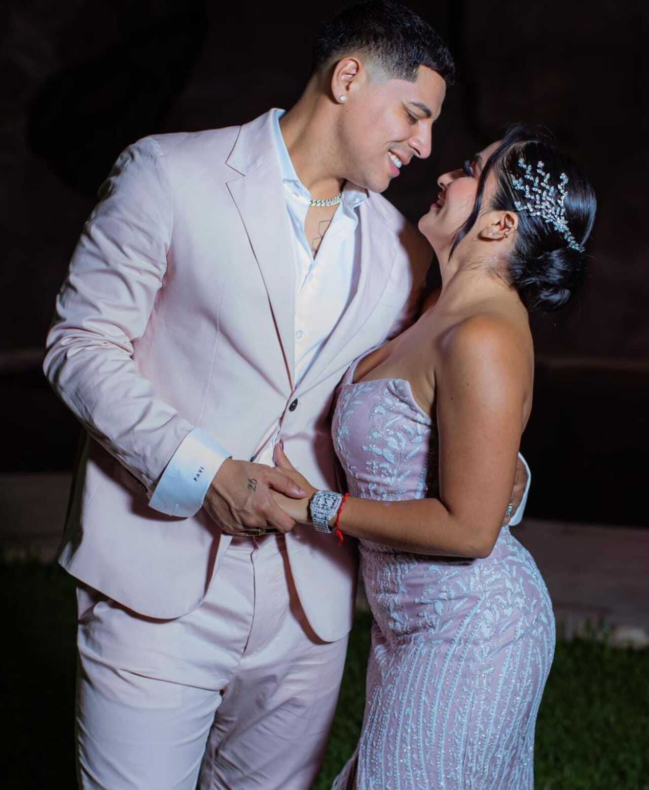 Vocalista Grupo Firme tatuaje exesposa
