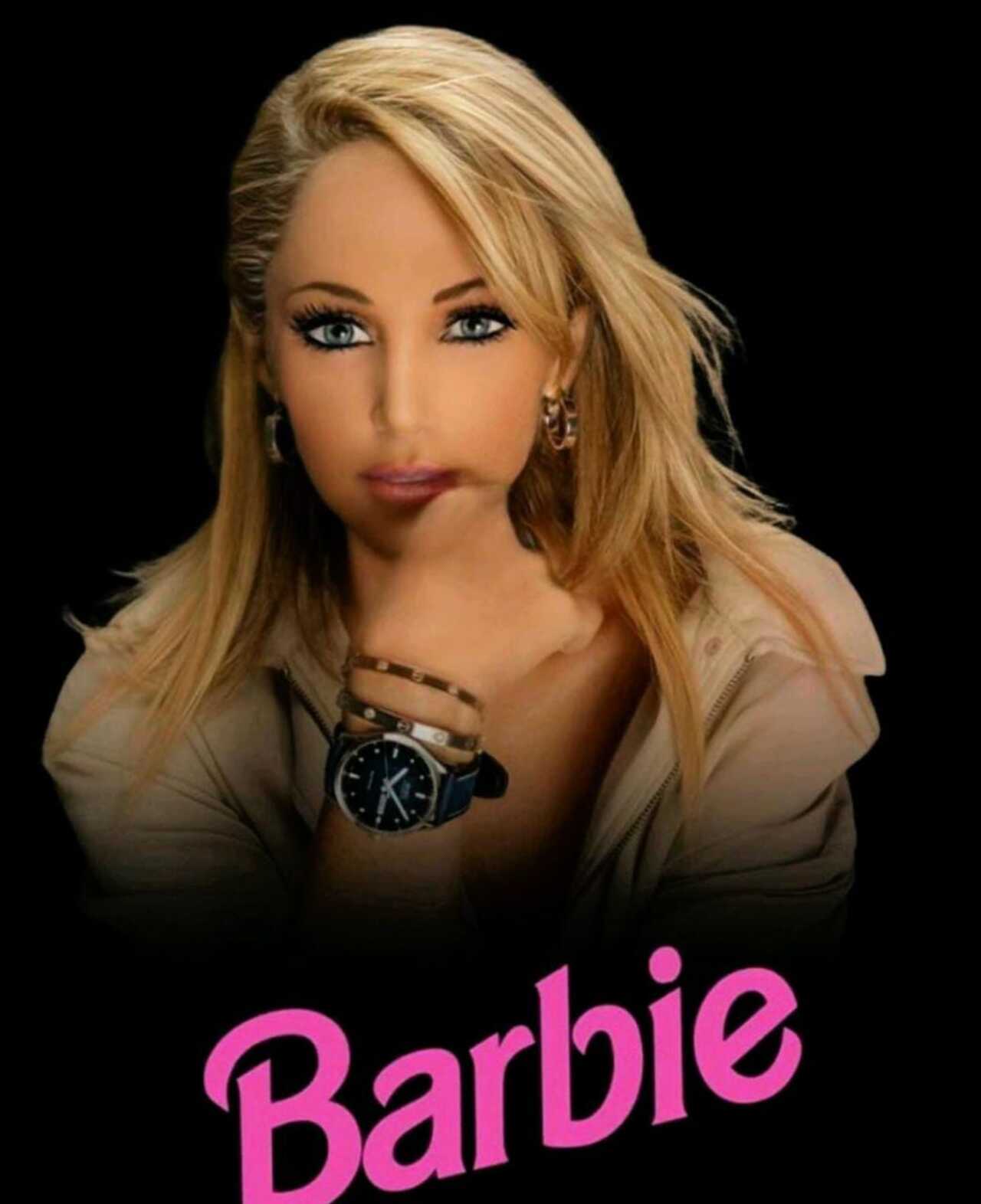 Inés Saiz como Barbie