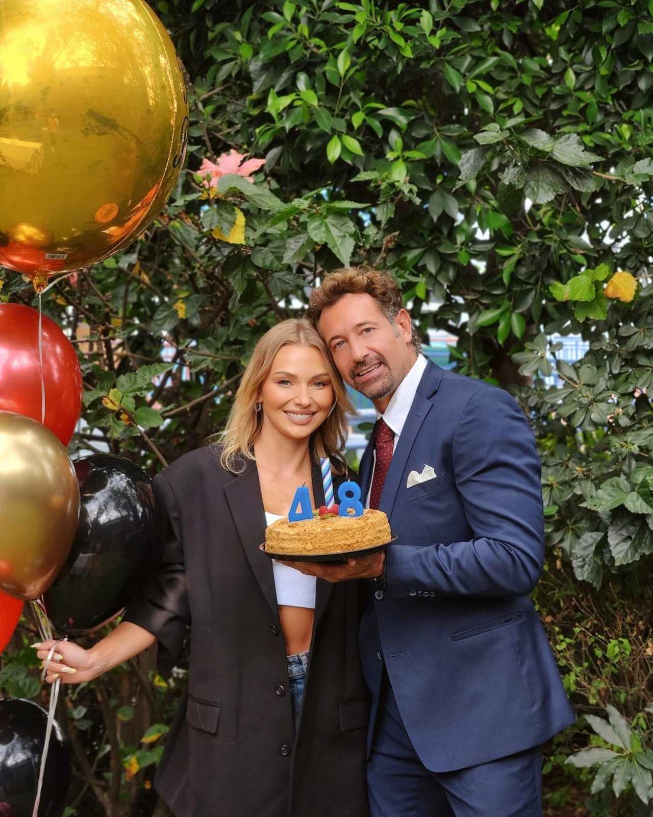 Irina baeva festeja cumpleaños Gabriel Soto