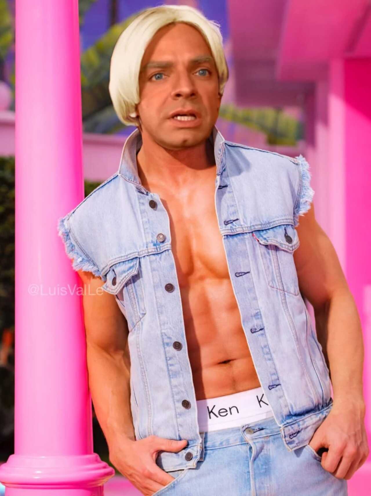 Eugenio Derbez se convierte en Ken