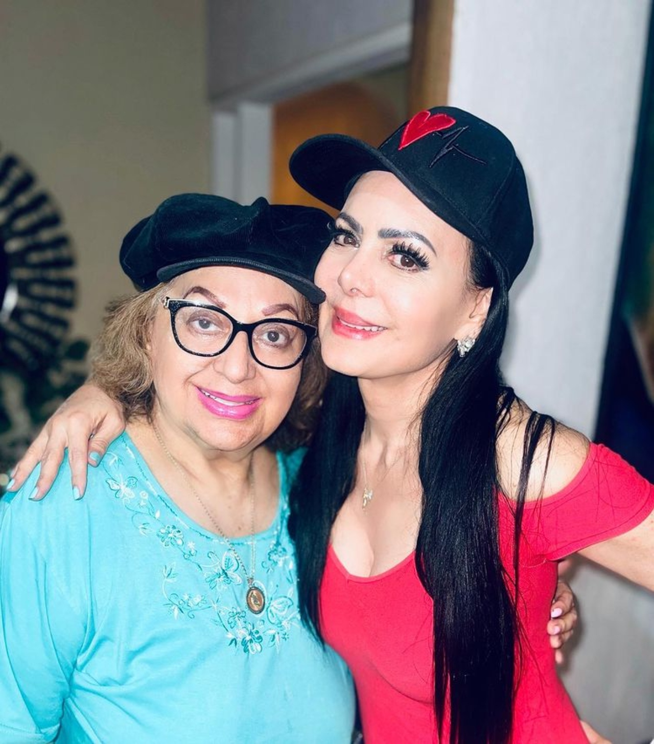 Maribel Guardia hermana
