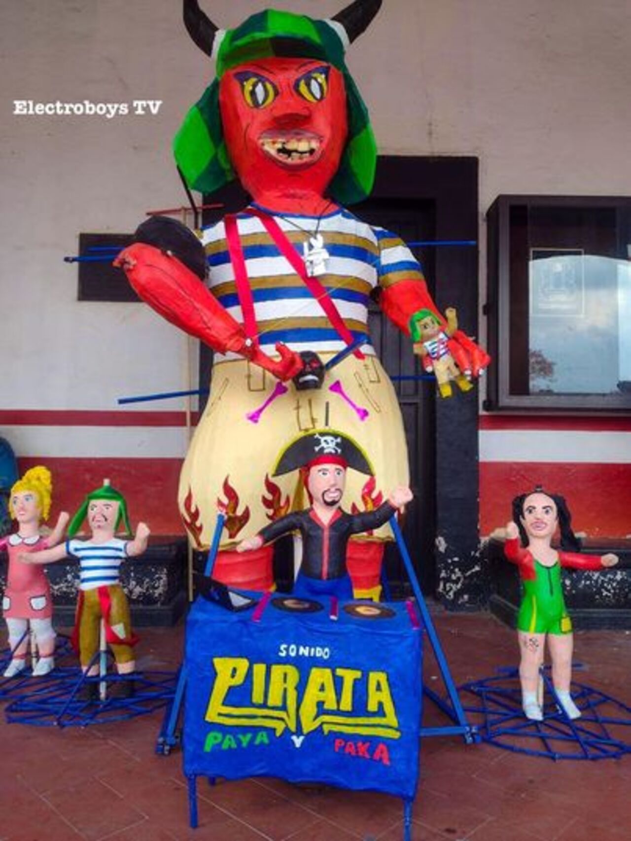 Medio Metro Piñata