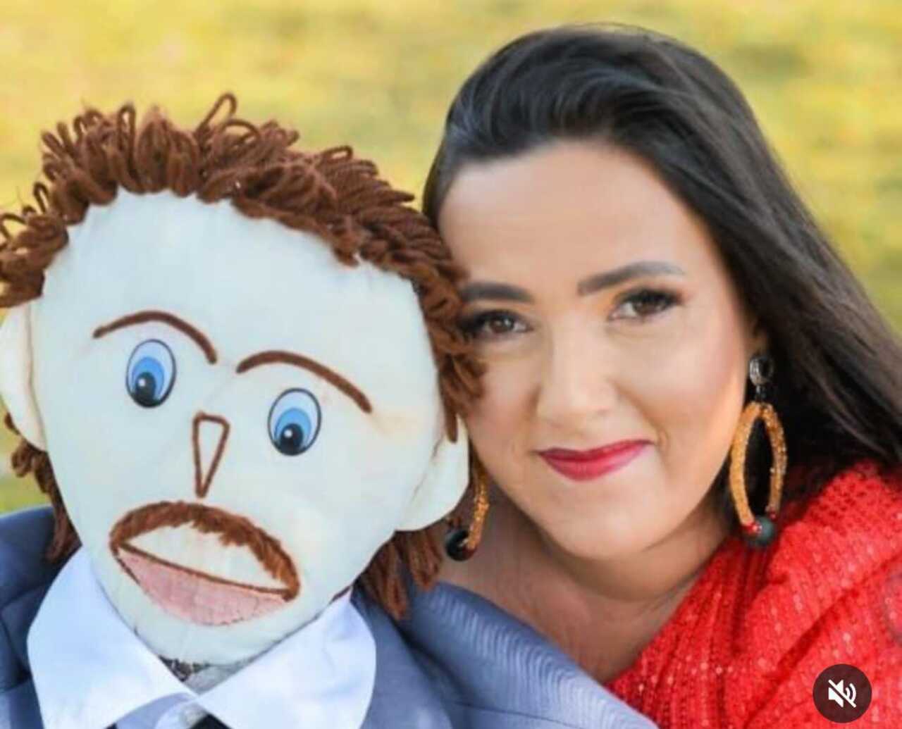 Mujer embarazada muñeco de trapo