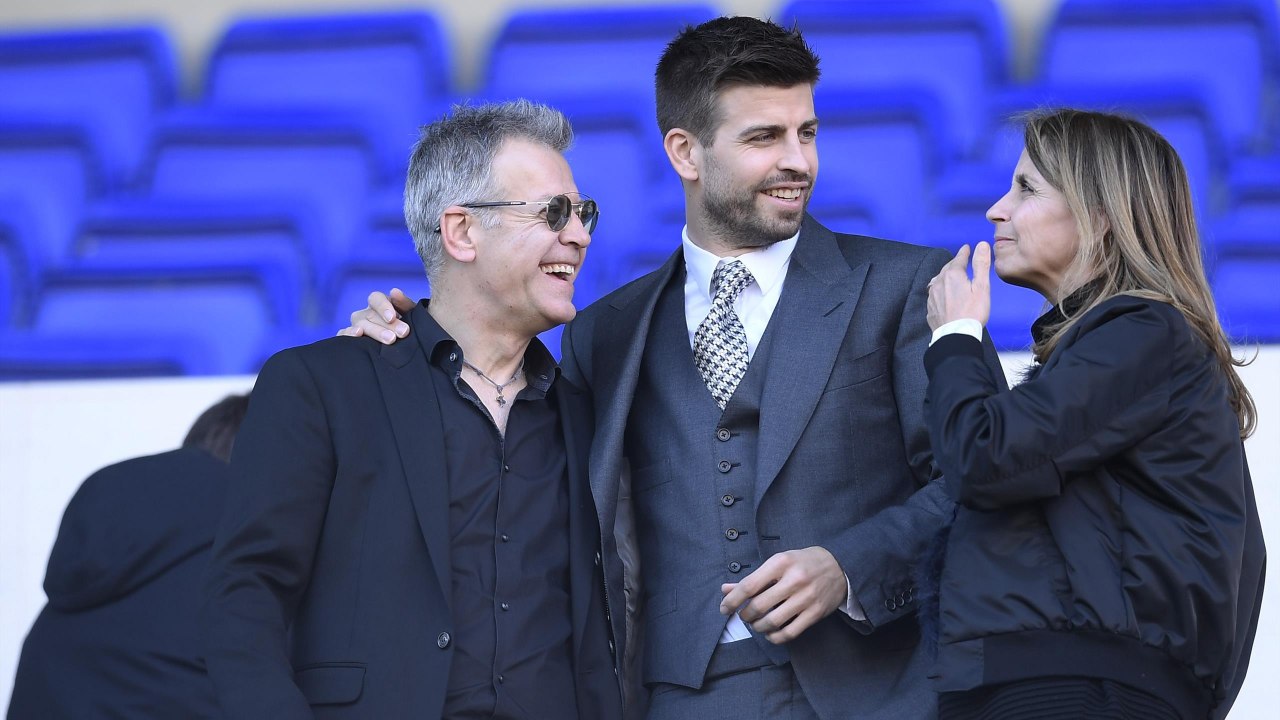 Papas Pique corren Shakira casa Barcelona