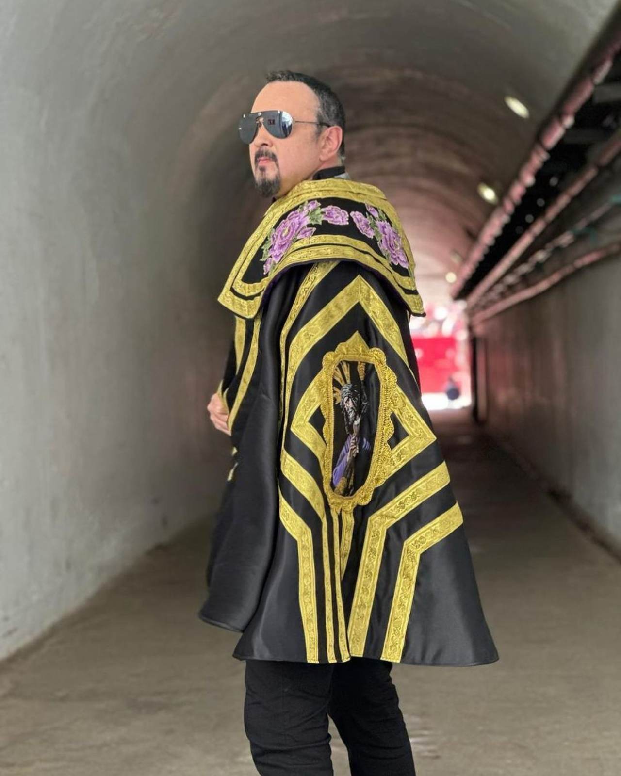 Pepe Aguilar fans no hacen favor