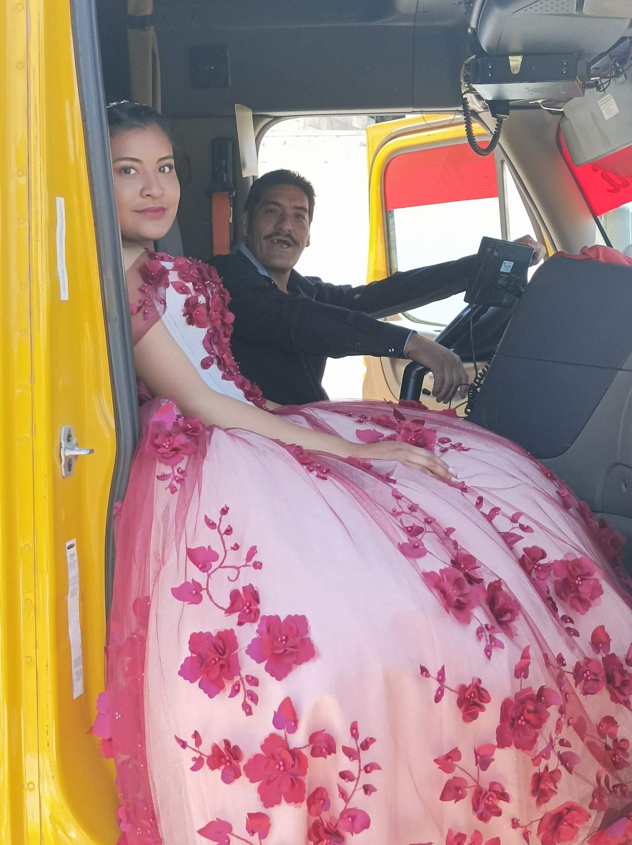 Quinceañera trailer papa fiesta xv años