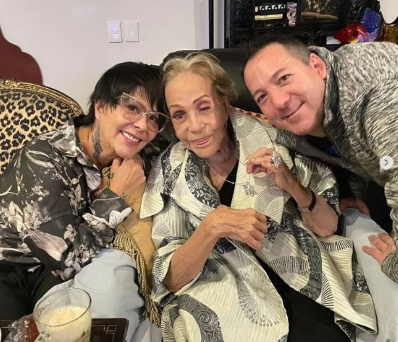 Alejandra Guzman criticas exponer Silvia Pinal