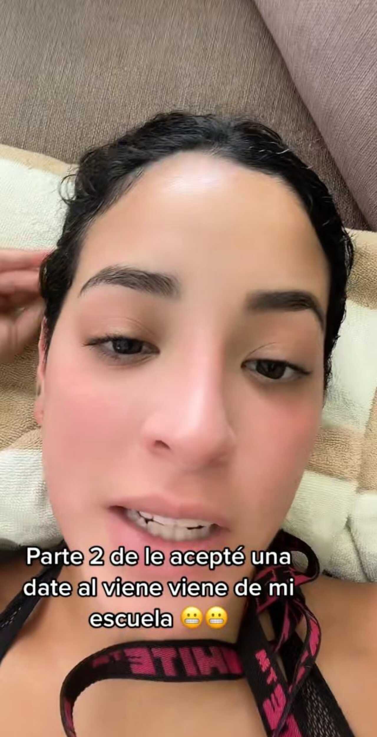Chica le aceptó una cita a viene viene
