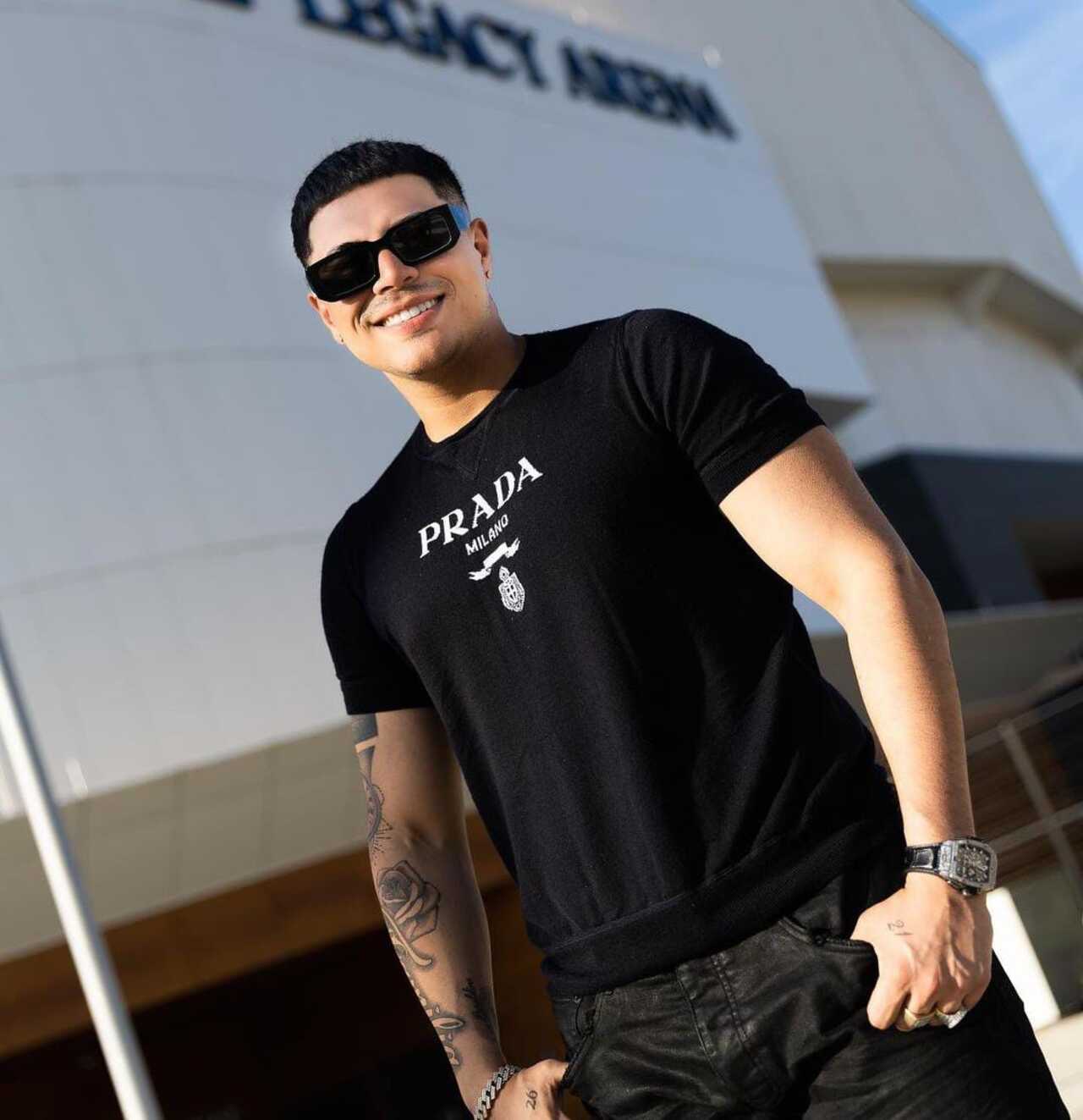 Eduin Caz se lanza a los fans