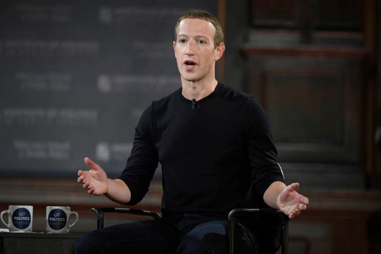 Facebook cancela cuentas