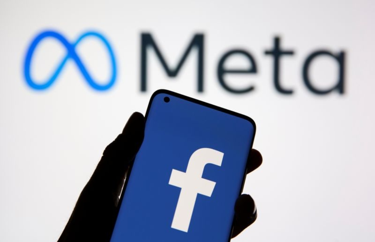 Facebook cancela cuentas