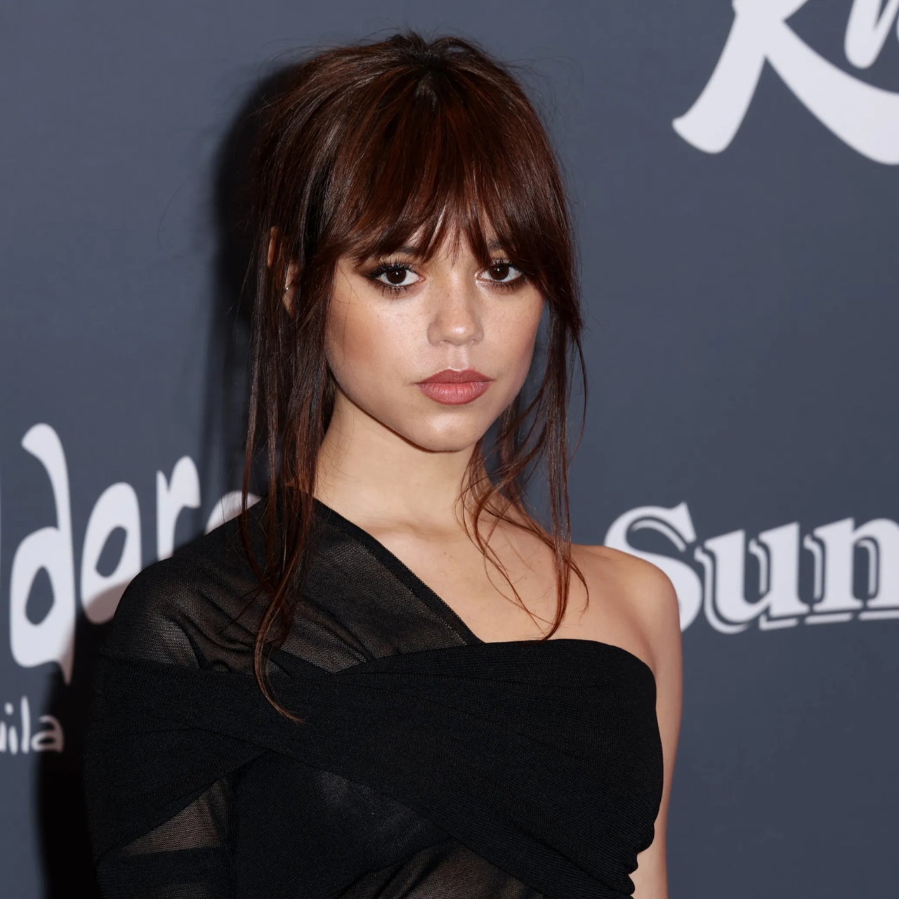 Artistas famosos que nacieron despues del 2000 jenna ortega