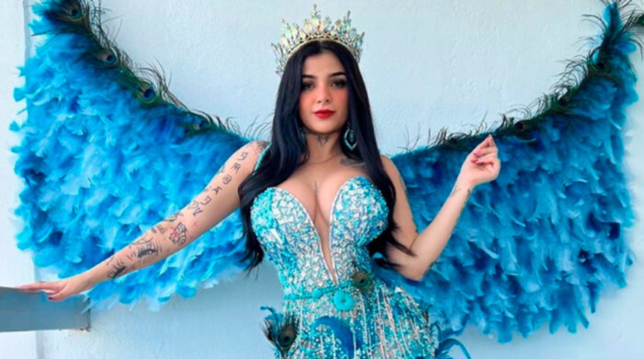 Karely Ruiz doble modelo