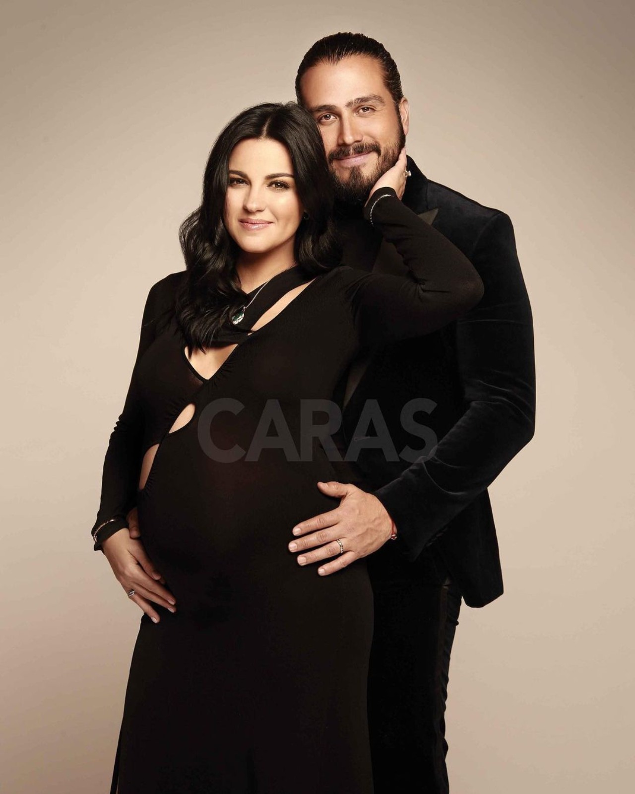 Maite Perroni bebe Andres Tovar presentan nombre