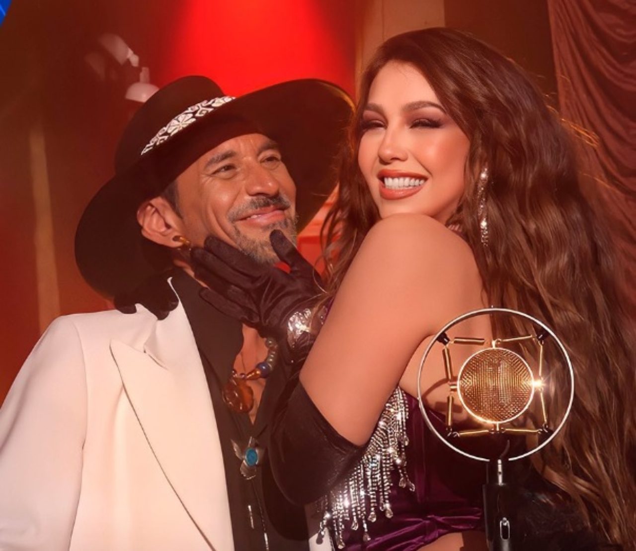 Thalia canta Pachuco pero la destrozan