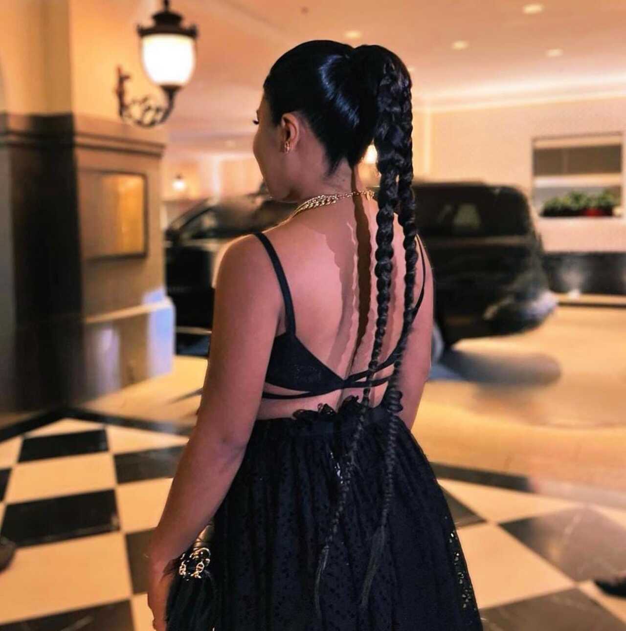 Yalitza Aparicio asiste a desfile Dior