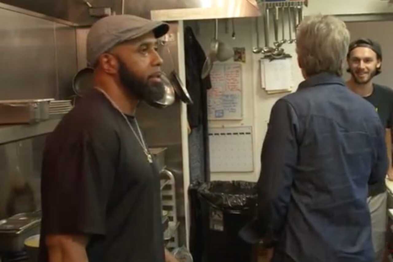 Bon Jovi ofrece comida a cambio de trabajo