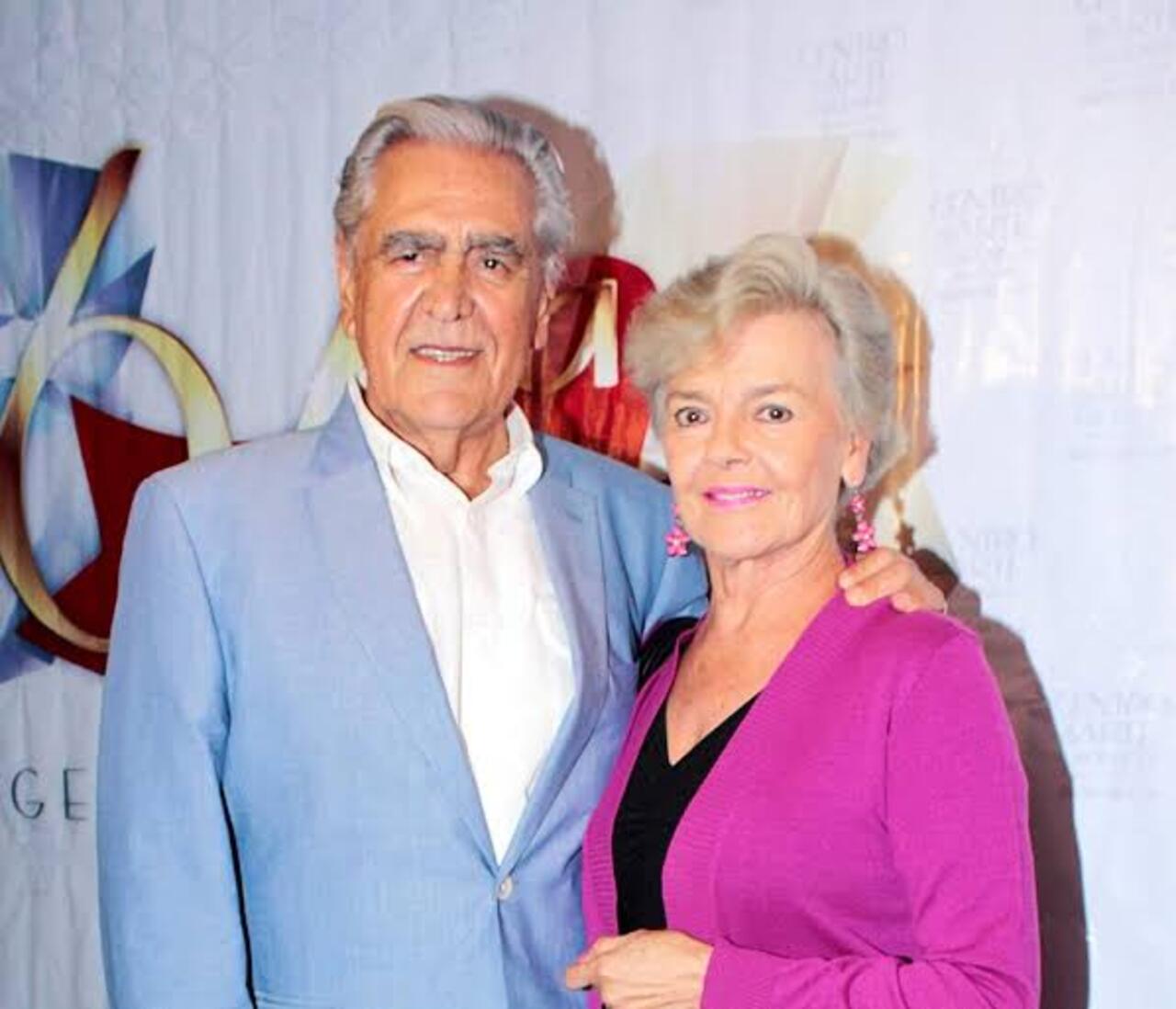 Eric del Castillo le dio el anillo a su esposa