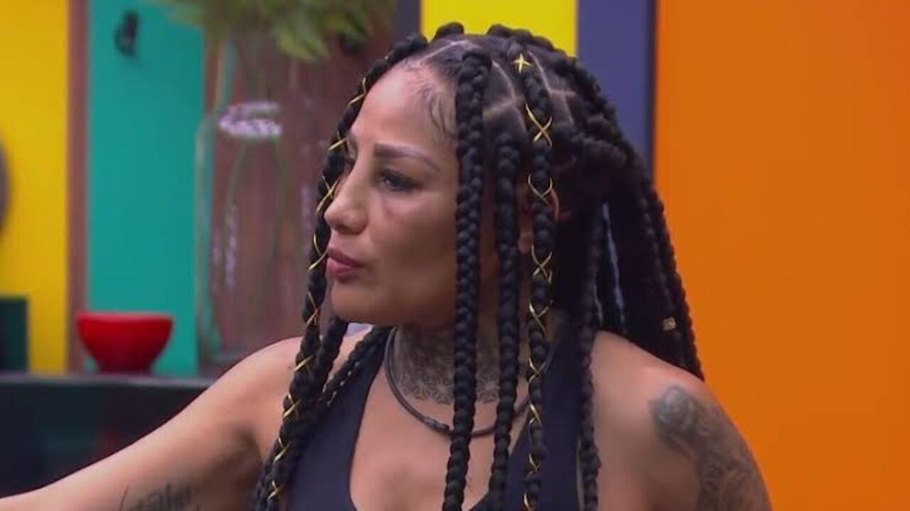 La Barby metió pluma y papel a la casa de los famosos
