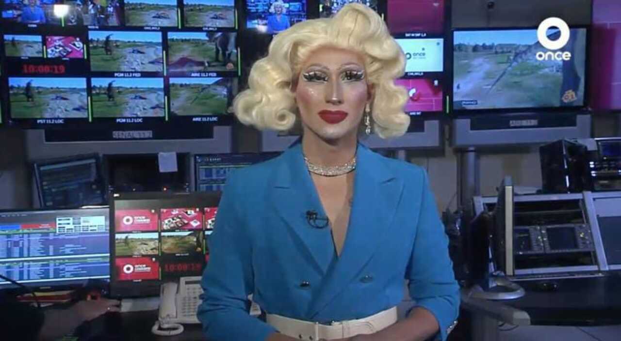 Presentan a Amanda Drag, conductora de noticias