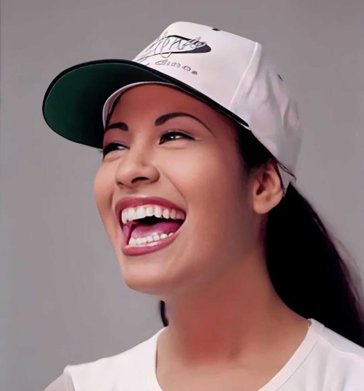 Selena Quintanilla y el anillo perdido