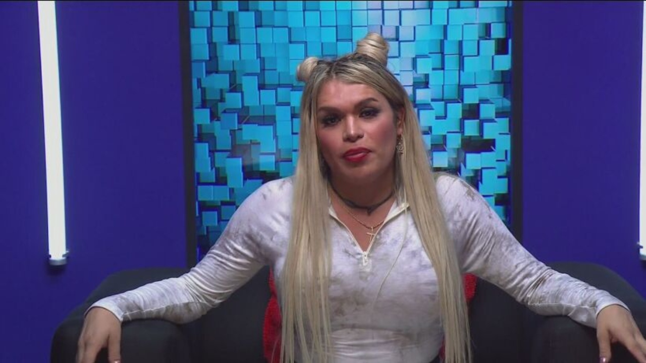 Sergio Mayer nalguea Wendy