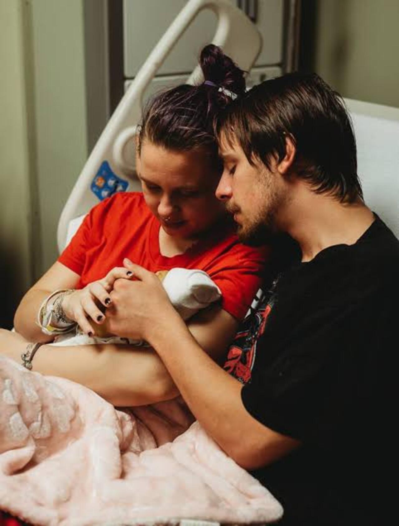 Mujer continúa su embarazo de bebé desahuciada para donar sus órganos
