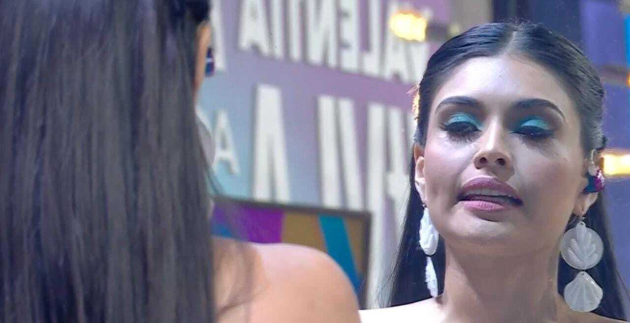Kristal Silva rompe en llanto al hablar sobre sus inseguridades en VLA y aseguran