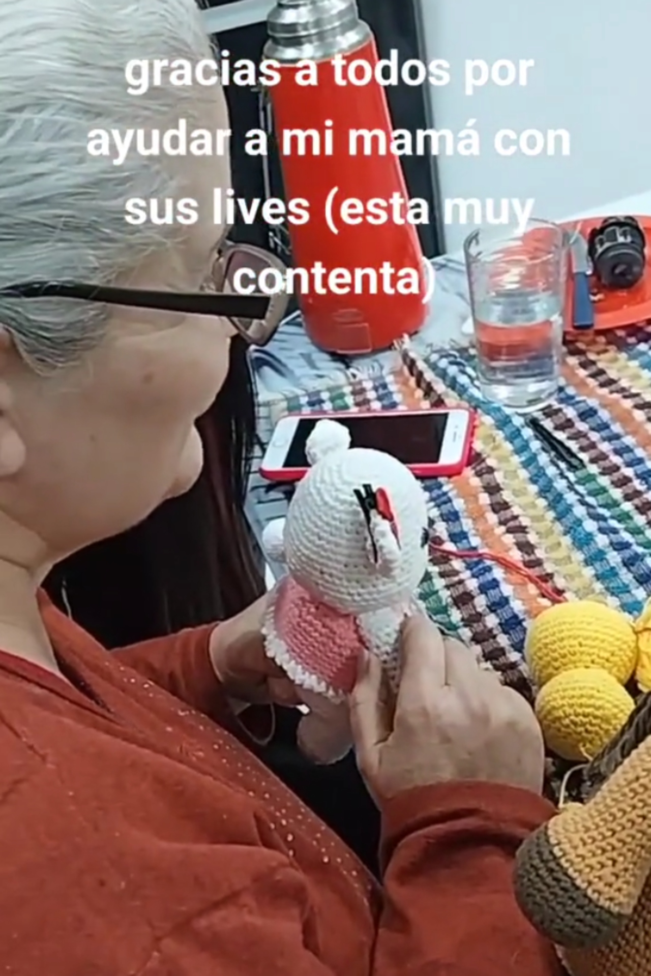 abuelita munecos lives