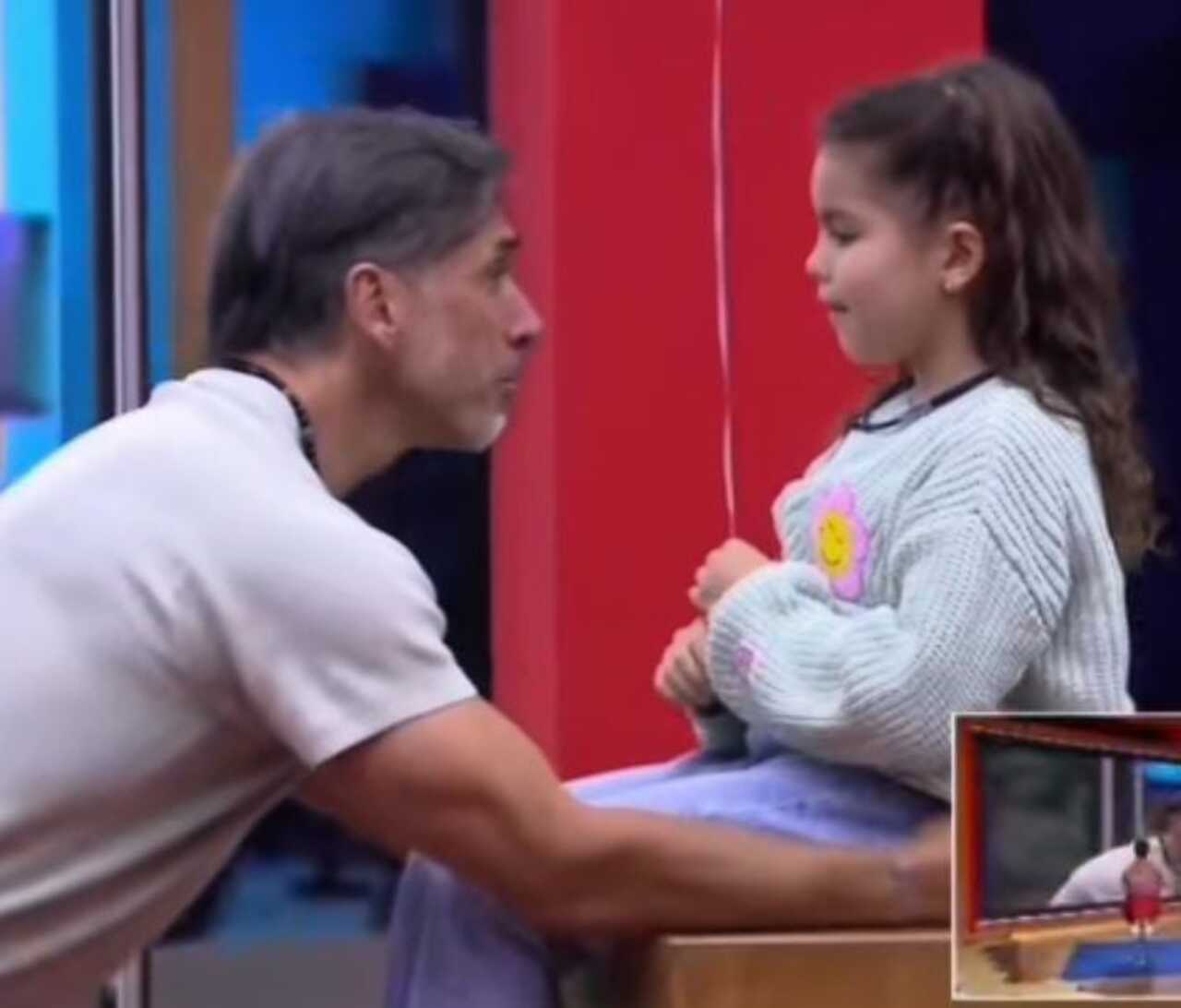 Sergio Mayer llora al tener inesperada visita de su nieta en La Casa de los Famosos
