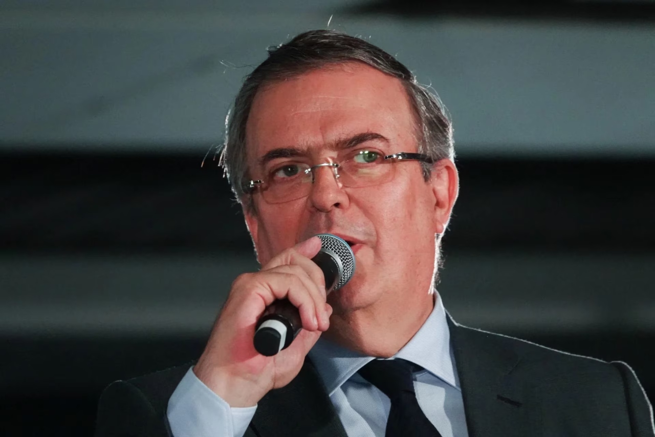 Marcelo Ebrard plan memes