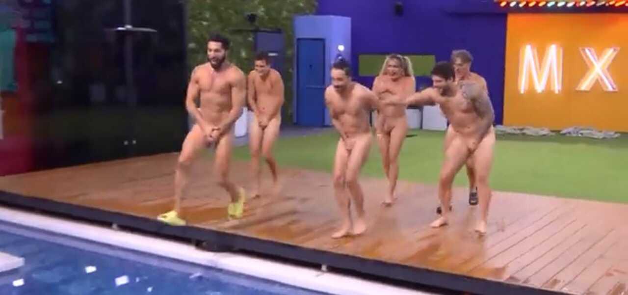Team Infierno se quita la ropa 