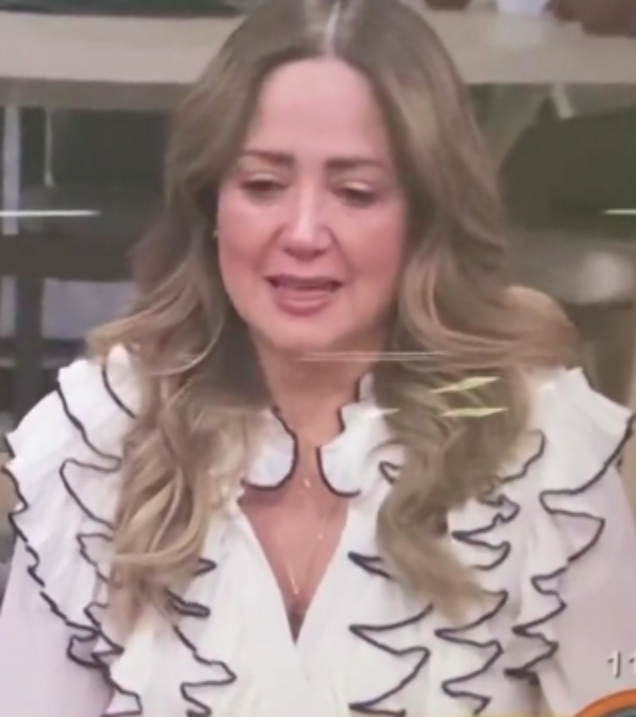 Andrea legarreta mama llora