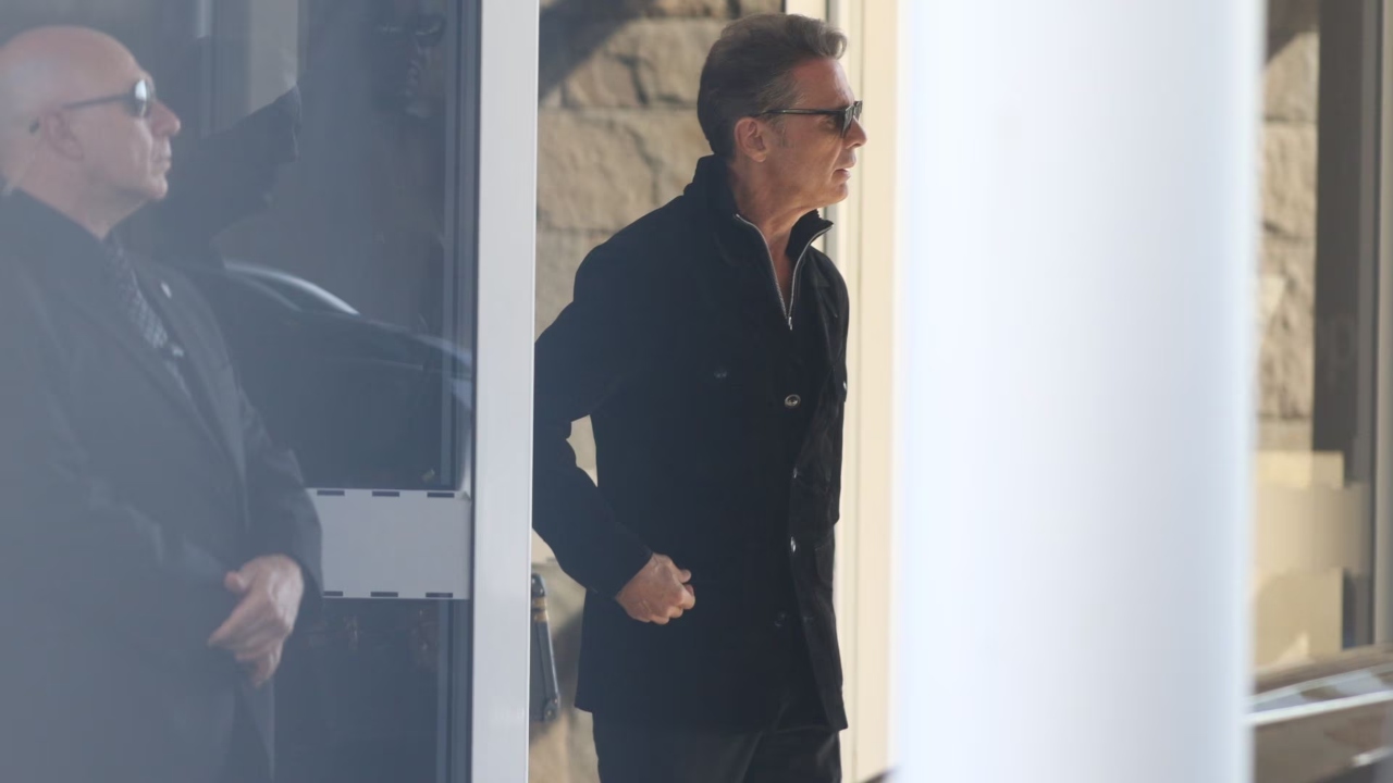Luis Miguel y su larga lista de exigencias, desde agua de Fiji hasta telas en las paredes