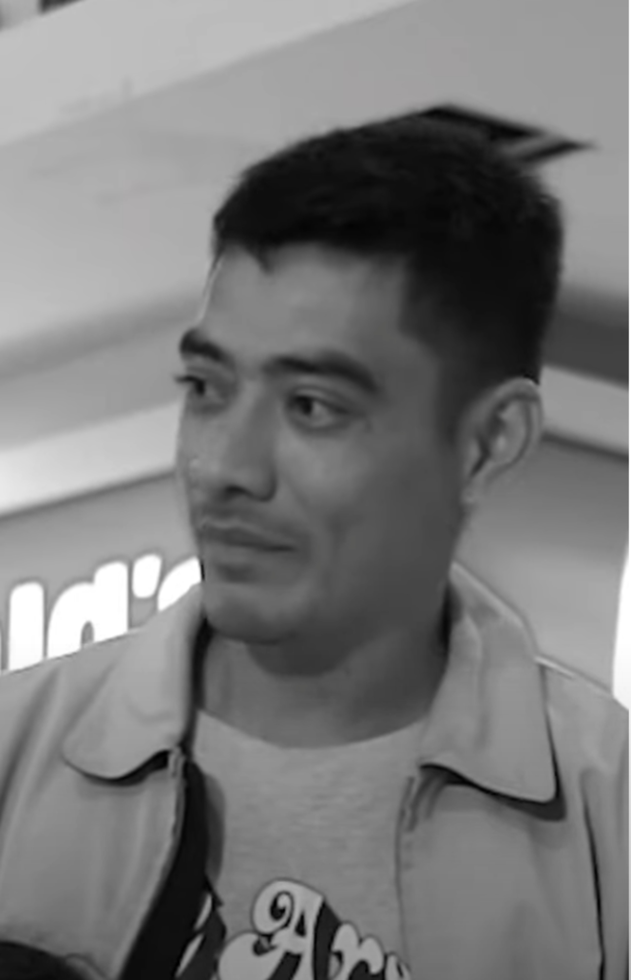 niña exhibe a mamá infiel padre se queda viendo