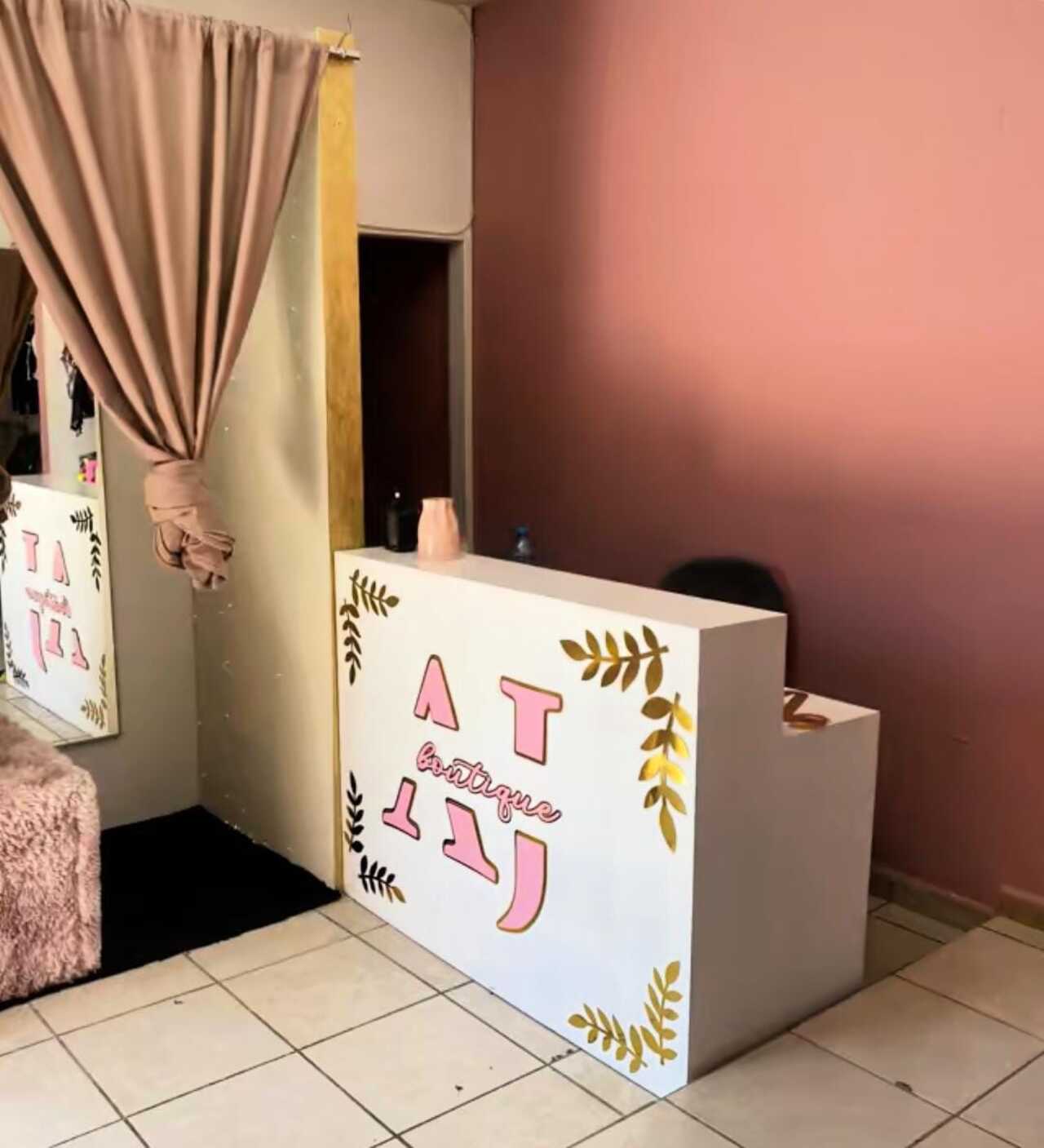 Joven abre boutique de Shein y muestra proceso de su emprendimiento